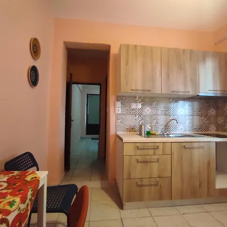 Niki's House 1 Apartment