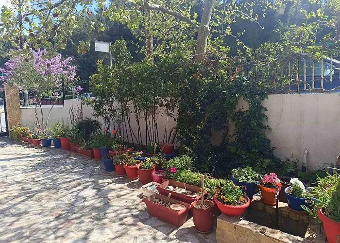 Niki's House 1 Апартаменты *